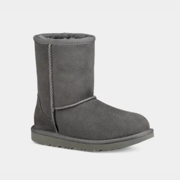 NEW UGG KIDS CLASSIC SHORT II GREY - Picture 1 of 10